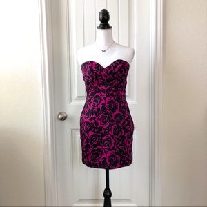 Strapless sweetheart neckline sheath dress